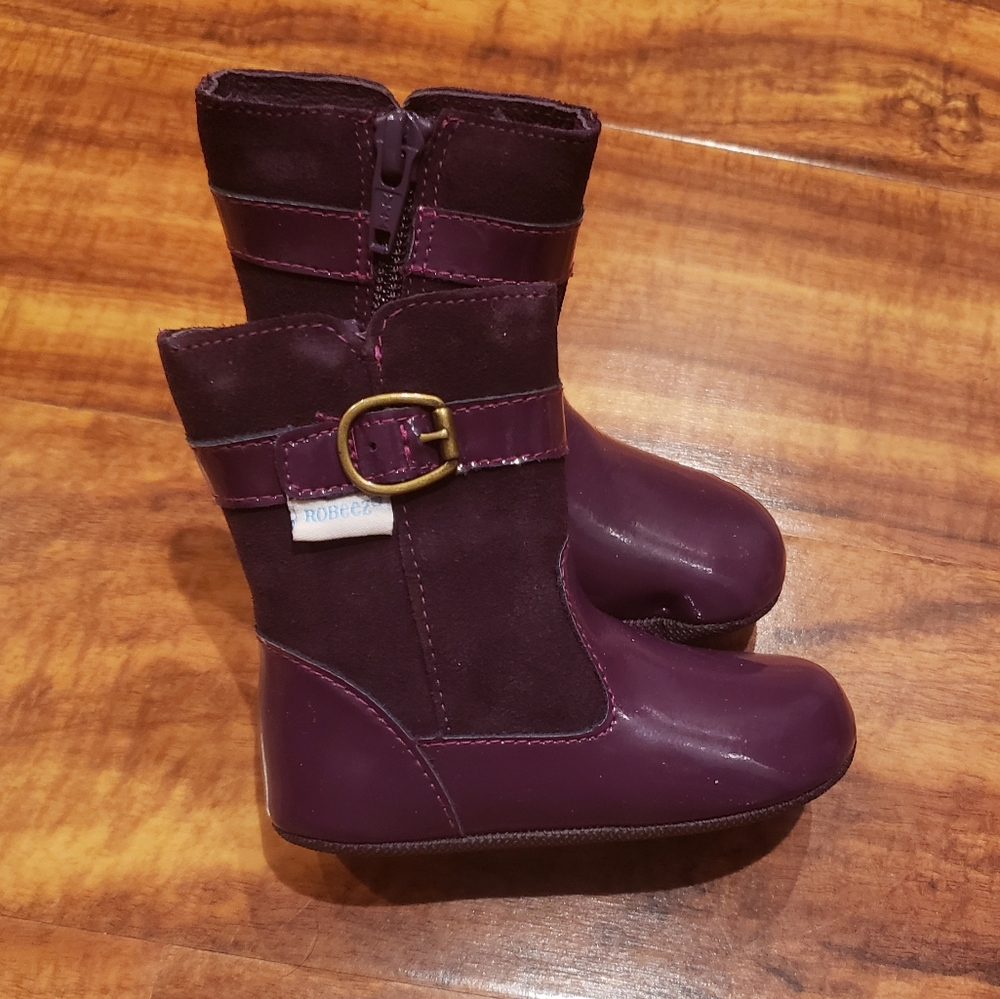 Robeez NWT 9-12 months Purple Suede and Patent Leather Boots